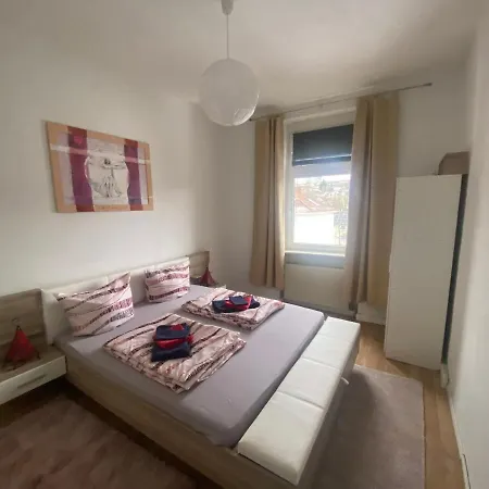 Altbau Stylisch, Zentral Modern Mit Balkon Mitten In 비스바덴