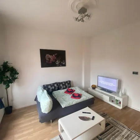 아파트 Altbau Stylisch, Zentral Modern Mit Balkon Mitten In